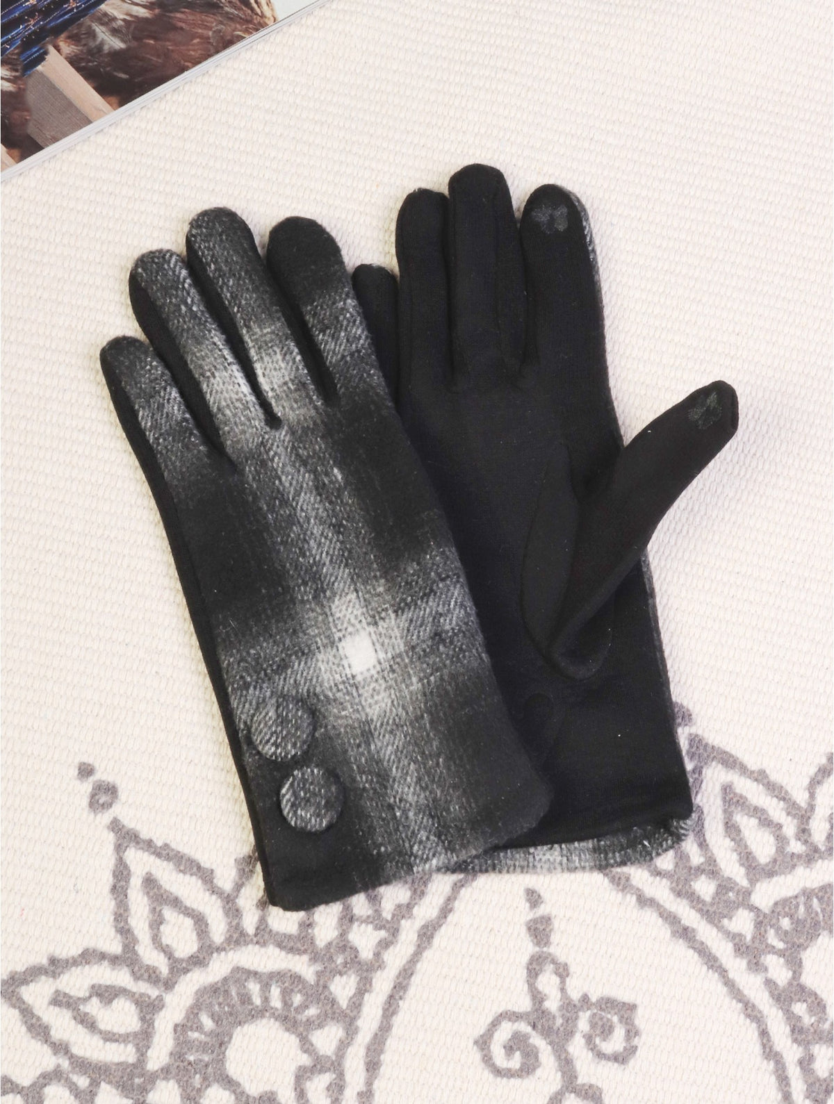 Ladies Plaid Pattern Touch Screen Gloves W/Buttons