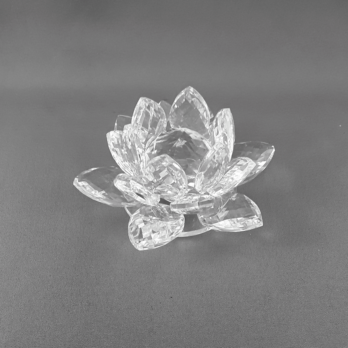 Clear crystal lotus - Birdie’s Nest Inc 