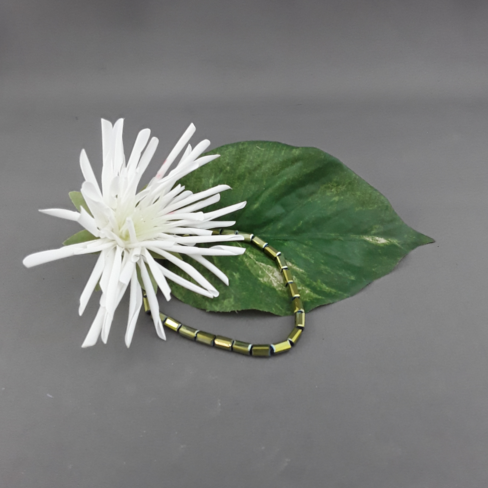 Green stackable bracelet - Birdie’s Nest Inc 