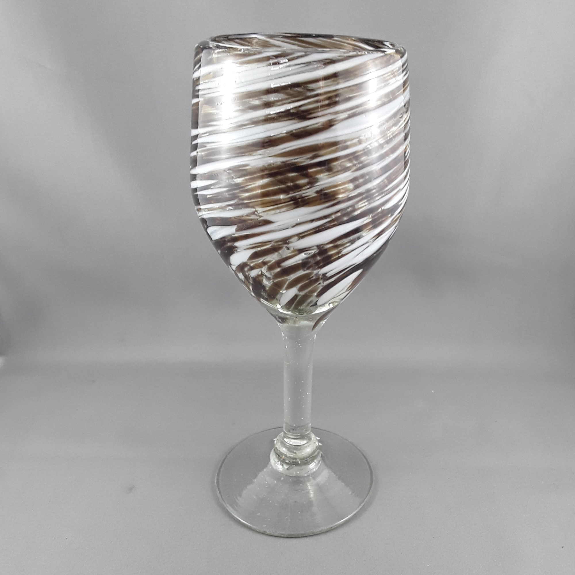Wine glass | Brown & white - Birdie’s Nest Inc 