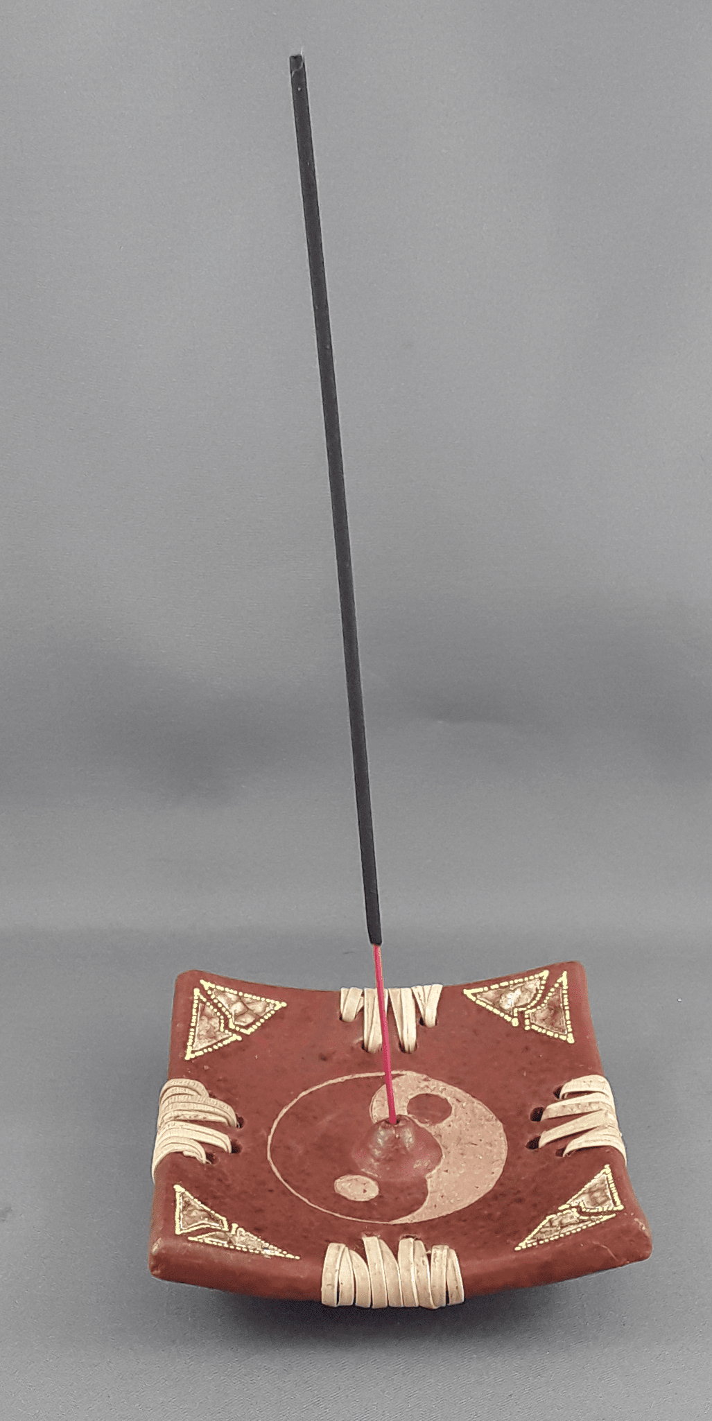 Square clay ying yang incense holder | khaki - Birdie’s Nest Inc 