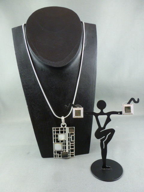 Fashion necklace and earring set FAN 1113 - Birdie’s Nest Inc 