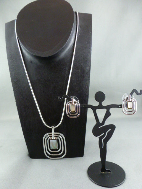 Fashion necklace and earring set FAN 1115 - Birdie’s Nest Inc 