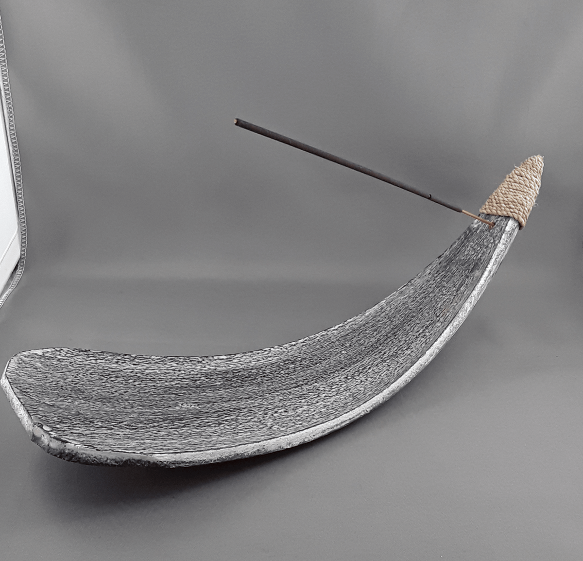 Banana leaf incense holder - Birdie’s Nest Inc 