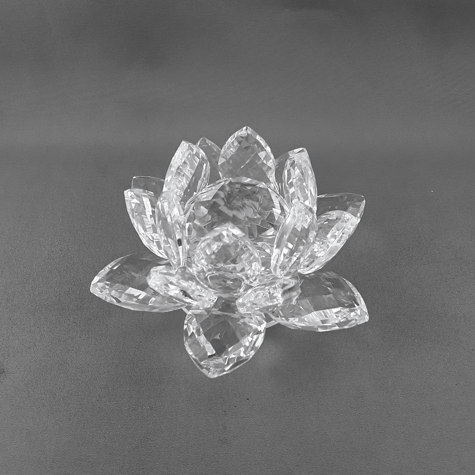 Clear crystal lotus - Birdie’s Nest Inc 