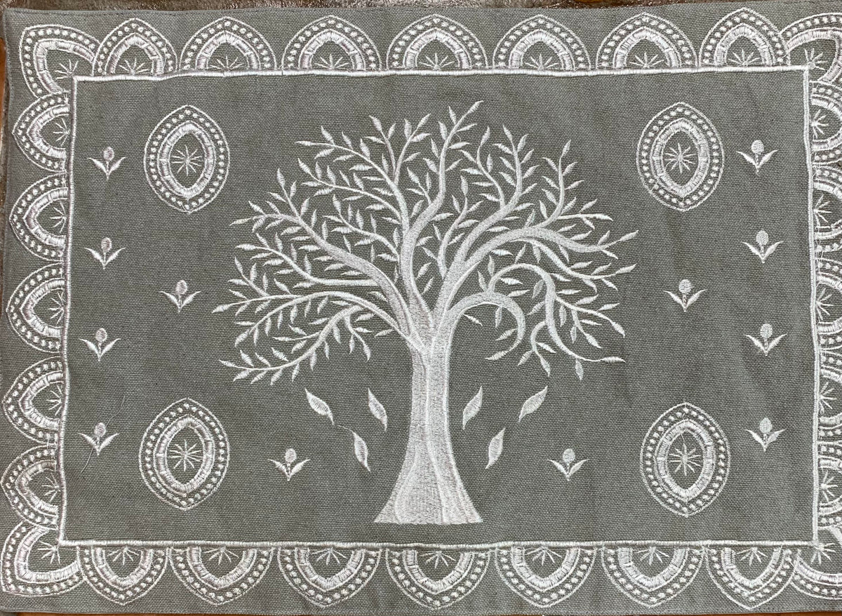 Tree of Life Placemats/Grey&amp;White